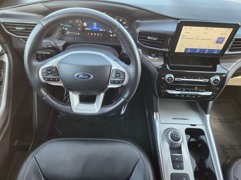 Used 2023 Ford Explorer Limited image 27