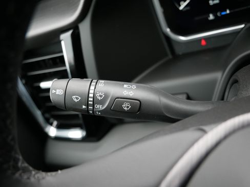 New 2026 GMC Sierra 3500 Denali Ultimate w/ LPO, Black Badging Package image 24