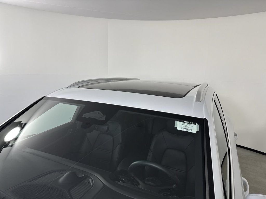 Certified 2026 Porsche Cayenne AWD/4WD image 17