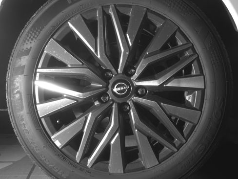 Used 2025 Nissan Altima 2.5 SV FWD image 15