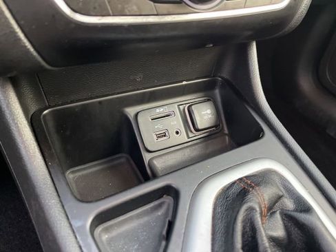 Used 2016 Jeep Cherokee Limited FWD image 27