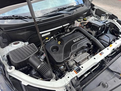 Used 2021 Chevrolet Equinox LS w/ LS Convenience Package FWD image 37