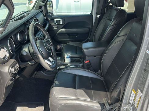 Used 2020 Jeep Gladiator Overland AWD/4WD image 10