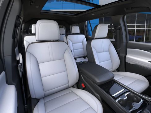 New 2026 Chevrolet Traverse High Country image 16