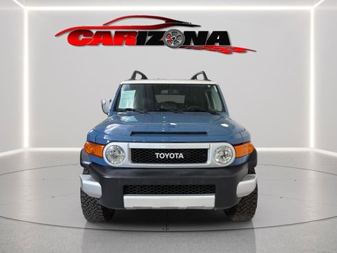 Used 2011 Toyota FJ Cruiser 4WD w/ Convenience Pkg image 2