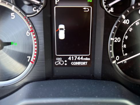 Used 2022 Lexus GX 460 Luxury w/ Accessory Package image 12