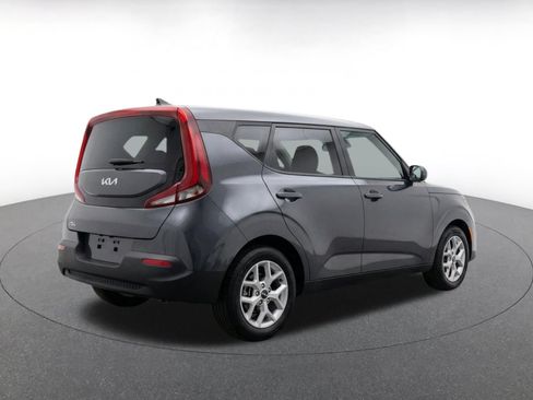 Used 2025 Kia Soul LX w/ LX Technology Package FWD image 9