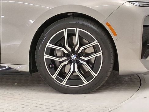 Certified 2023 BMW i7 xDrive60 AWD/4WD image 10
