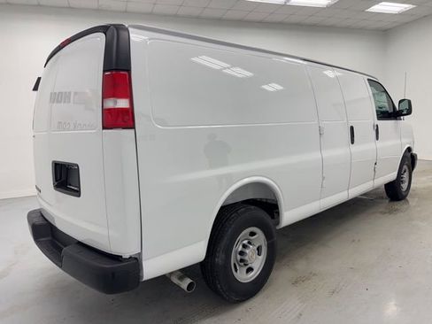 New 2026 Chevrolet Express 3500 Work Van w/ Driver Convenience Package image 5