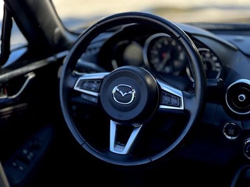 Used 2018 MAZDA MX-5 Miata Grand Touring image 35