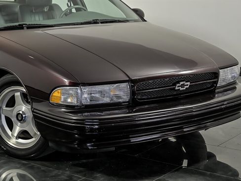 Used 1995 Chevrolet Impala SS RWD image 2