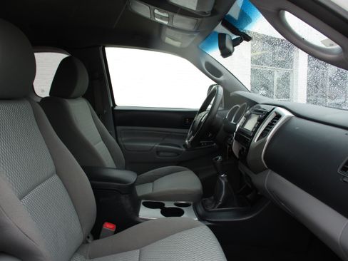 Used 2013 Toyota Tacoma 4x4 Access Cab w/ SR5 Pkg image 23