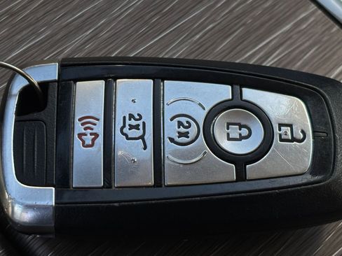 Used 2024 Ford Expedition Limited image 28