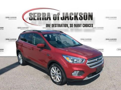 Used 2019 Ford Escape SEL FWD image 2