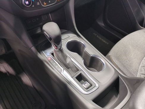 Used 2023 Chevrolet Equinox LT image 32