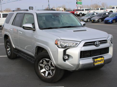 Used 2024 Toyota 4Runner TRD Off-Road image 2