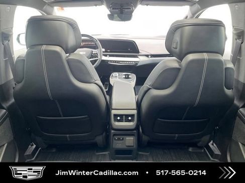 Certified 2025 Cadillac Optiq Luxury 2 w/ LPO, Floor Liner Package AWD/4WD image 20