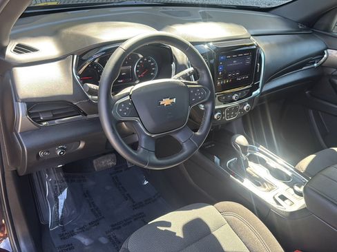 Used 2023 Chevrolet Traverse LT AWD/4WD image 10