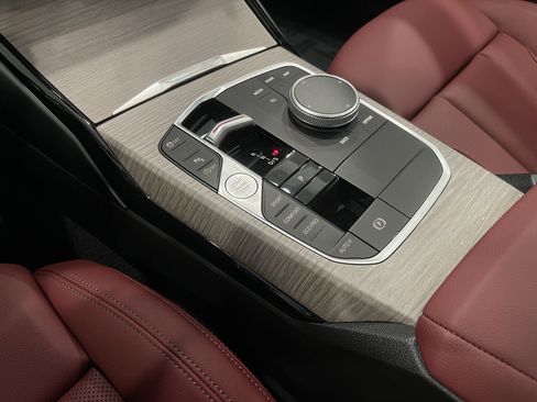 Used 2025 BMW 230i xDrive Coupe w/ Premium Package image 18