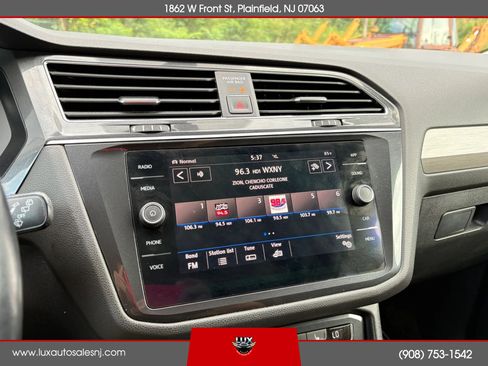 Used 2018 Volkswagen Tiguan SE w/ 3rd Row Seat Package AWD/4WD image 32