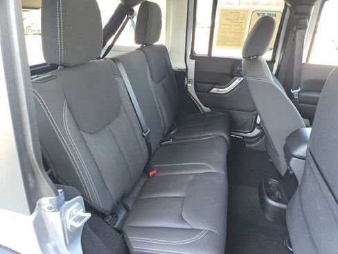 Used 2015 Jeep Wrangler Unlimited Sahara w/ Connectivity Group image 23