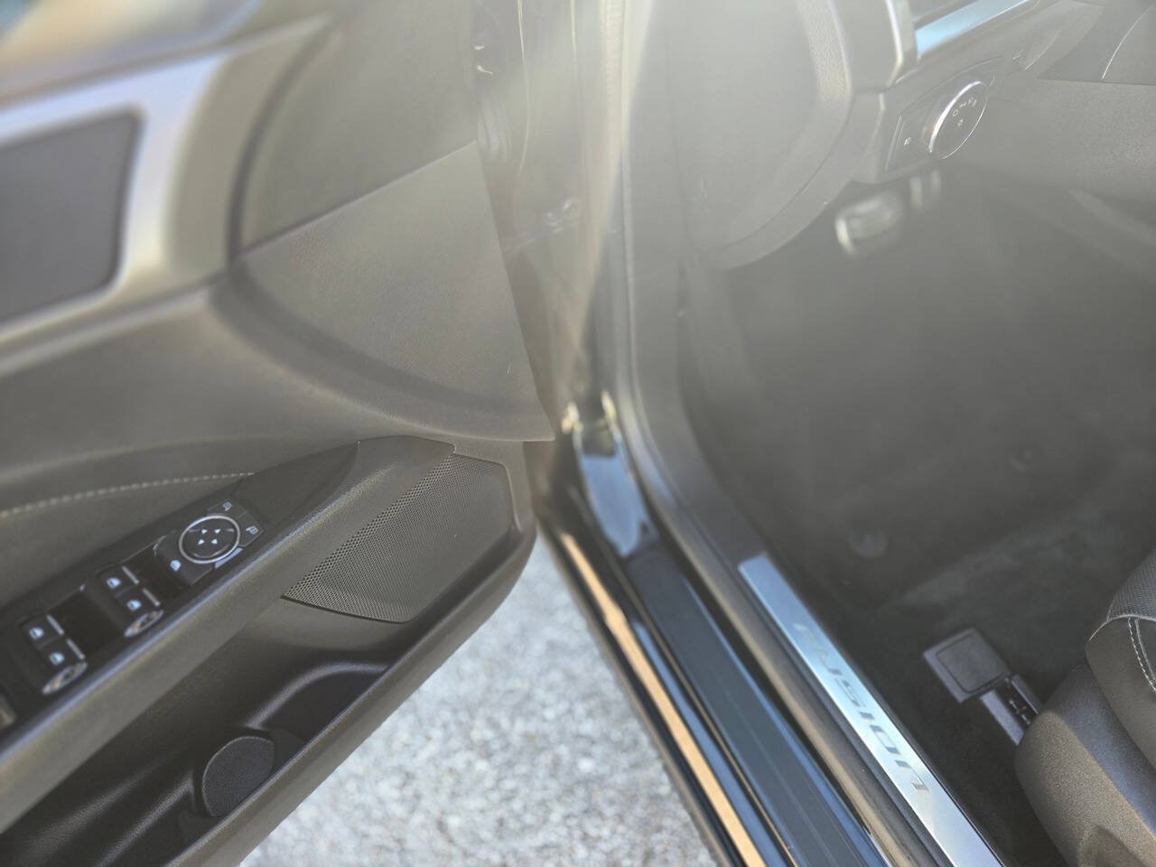 Used 2016 Ford Fusion Titanium FWD image 10