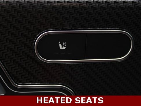 Used 2025 Mercedes-Benz GLA 250 4MATIC image 16