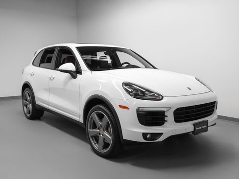 Used 2017 Porsche Cayenne S AWD/4WD image 10
