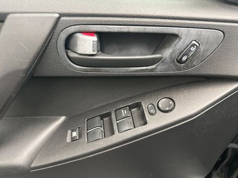 Used 2011 MAZDA MAZDA3 i Sport image 21