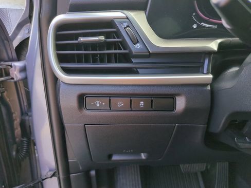 Used 2023 Kia Telluride S FWD image 32