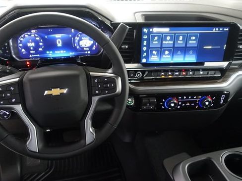 Used 2026 Chevrolet Silverado 1500 LT AWD/4WD image 12