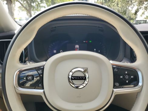 Certified 2024 Volvo XC60 B5 Core w/ Protection Package Premier AWD/4WD image 19
