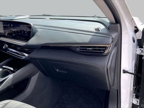 Certified 2025 Buick Envision Avenir AWD/4WD image 19