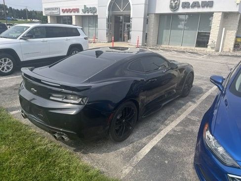 Used 2018 Chevrolet Camaro SS RWD image 6