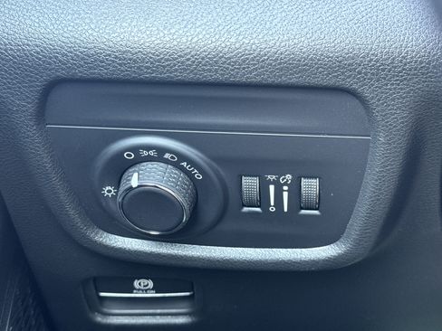 New 2025 Jeep Grand Cherokee Laredo w/ Luxury Tech Group I image 15