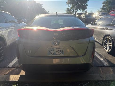 Used 2021 Toyota Prius Prime LE FWD image 6