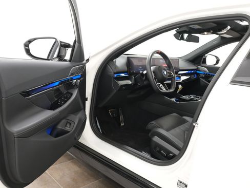 Used 2025 BMW i5 M60 w/ Premium Package AWD/4WD image 24
