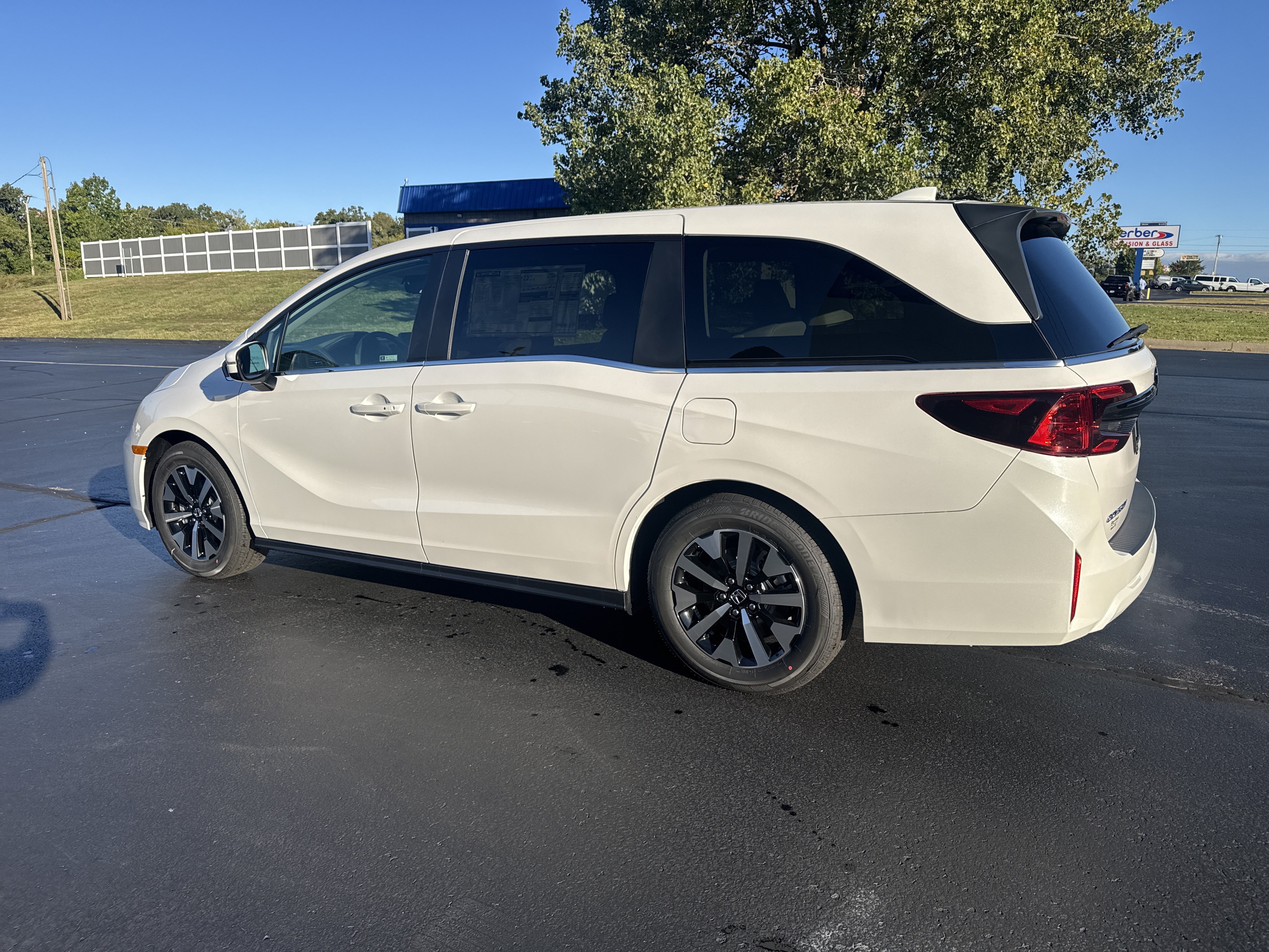 New 2027 Honda Odyssey EX-L image 3