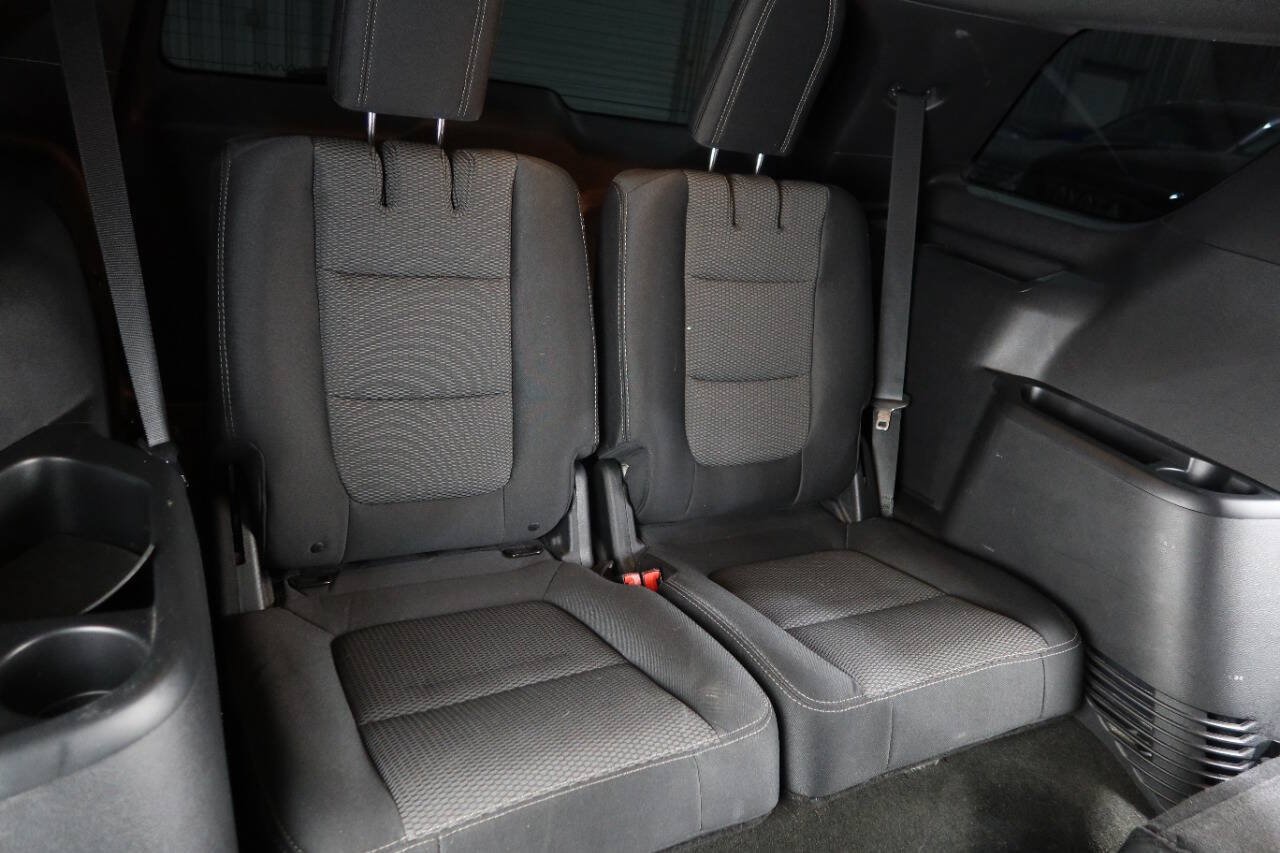 Used 2018 Ford Explorer XLT w/ Equipment Group 201A FWD image 15
