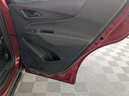 Used 2022 Chevrolet Equinox RS image 30