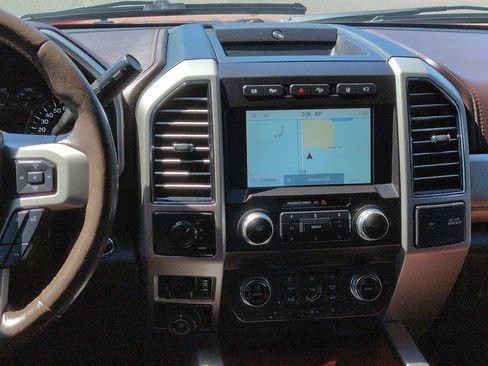 Used 2021 Ford F450 King Ranch w/ King Ranch Ultimate Package AWD/4WD image 18