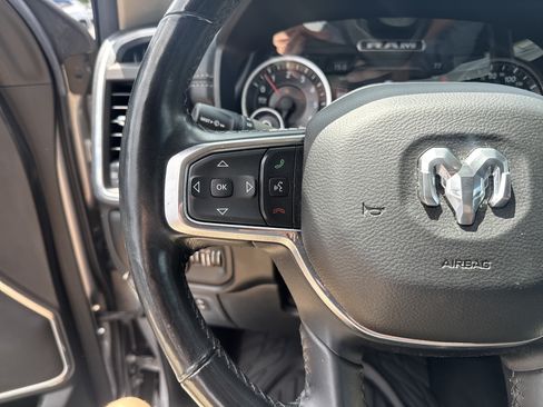 Used 2019 RAM 1500 Laramie AWD/4WD image 18