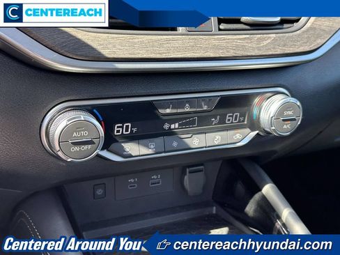 Used 2025 Nissan Altima 2.5 SL FWD image 29