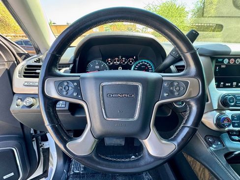 Used 2018 GMC Yukon Denali w/ Denali Ultimate Package AWD/4WD image 19