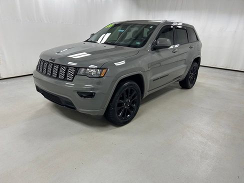 Used 2020 Jeep Grand Cherokee Altitude AWD/4WD image 2