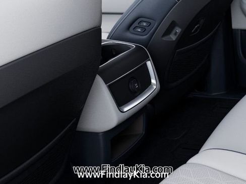 New 2026 Kia Carnival EX image 29