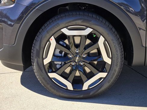 New 2025 Kia Telluride S image 8