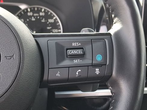 Used 2025 Nissan Pathfinder SL AWD/4WD image 23