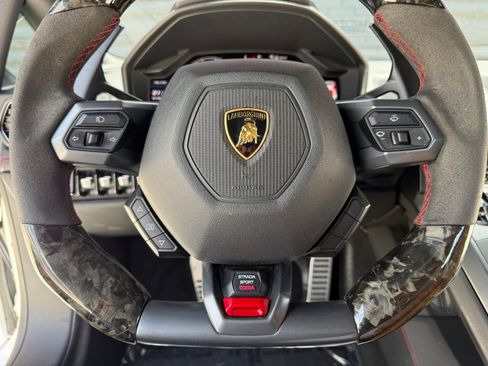 Used 2015 Lamborghini Huracan LP 610-4 AWD/4WD image 36