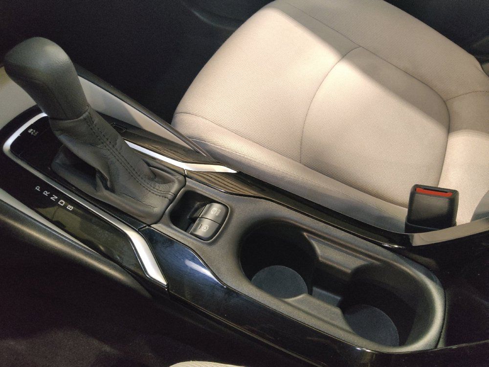 Used 2022 Toyota Corolla LE FWD image 26